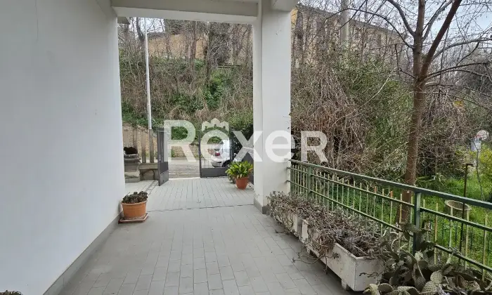 Rexer-Penne-Villa-indipendente-su-tre-livelli-con-garage-a-Penne-Altro