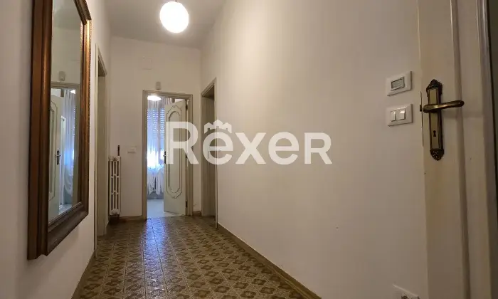 Rexer-Penne-Villa-indipendente-su-tre-livelli-con-garage-a-Penne-Altro