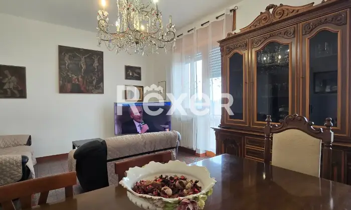 Rexer-Penne-Villa-indipendente-su-tre-livelli-con-garage-a-Penne-Altro
