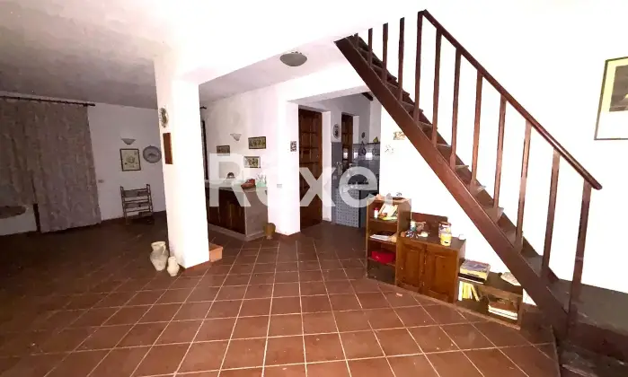 Rexer-Ventimiglia-di-Sicilia-Villino-indipendente-con-porticato-e-giardino-privato-Salone