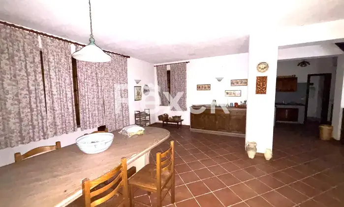 Rexer-Ventimiglia-di-Sicilia-Villino-indipendente-con-porticato-e-giardino-privato-Salone