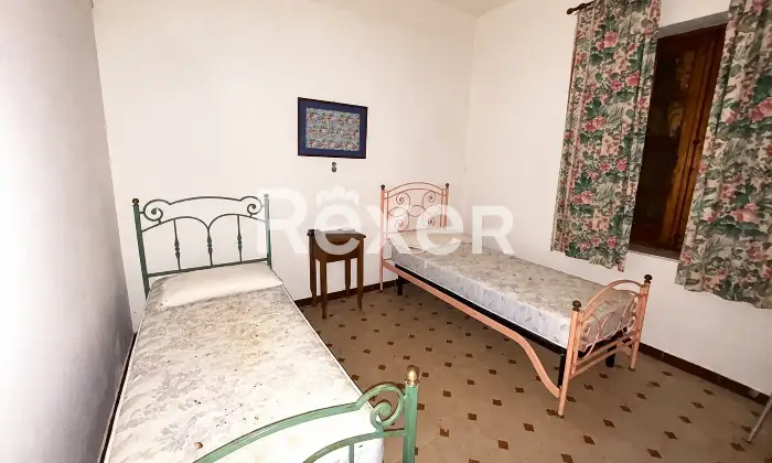 Rexer-Ventimiglia-di-Sicilia-Villino-indipendente-con-porticato-e-giardino-privato-Camera