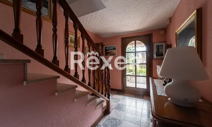 Rexer-Rho-Villetta-a-schiera-con-box-Altro