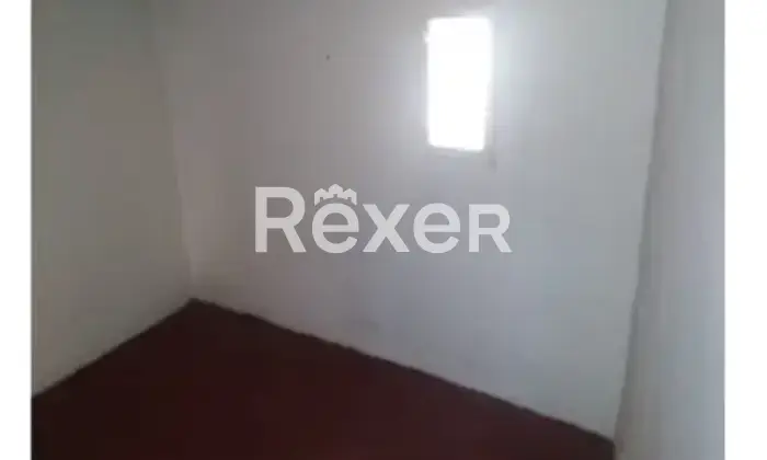 Rexer-Camaiore-Tra-mare-e-collina-terratetto-luminoso-con-giardino-privato-Stanza-guardaroba