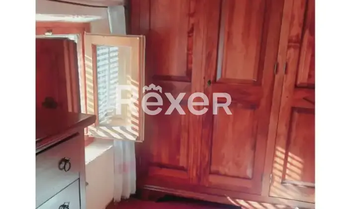 Rexer-Camaiore-Tra-mare-e-collina-terratetto-luminoso-con-giardino-privato-Camera-da-letto
