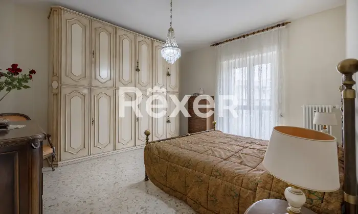 Rexer-Matera-Luminoso-appartamento-in-classe-A-con-posto-auto-condominiale-Camera-da-letto-matrimoniale