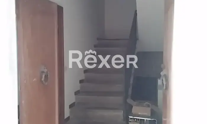 Rexer-Alanno-Palazzo-Signorile-al-centro-del-paese-Altro