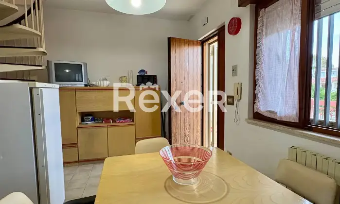 Rexer-Margherita-di-Savoia-Appartamento-al-primo-piano-su-due-livelli-con-mansarda-e-terrazzi-Isola-Verde-Altro