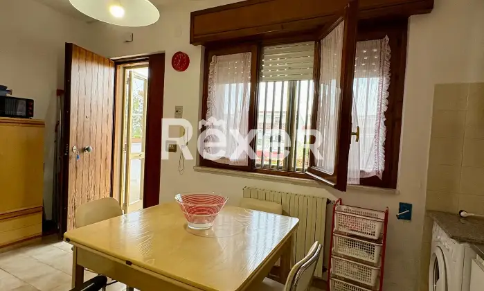 Rexer-Margherita-di-Savoia-Appartamento-al-primo-piano-su-due-livelli-con-mansarda-e-terrazzi-Isola-Verde-Altro