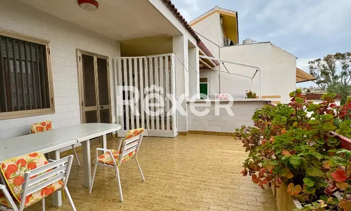 Rexer-Margherita-di-Savoia-Appartamento-al-primo-piano-su-due-livelli-con-mansarda-e-terrazzi-Isola-Verde-Altro