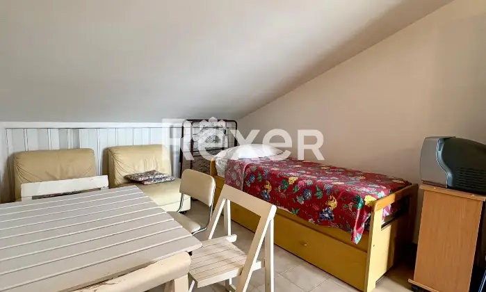 Rexer-Margherita-di-Savoia-Appartamento-al-primo-piano-con-mansarda-e-terrazzi-Isola-Verde-Altro