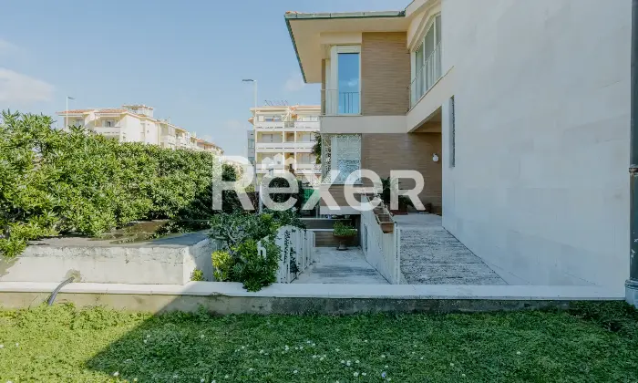 Rexer-Livorno-Villa-singola-con-piscina-Altro