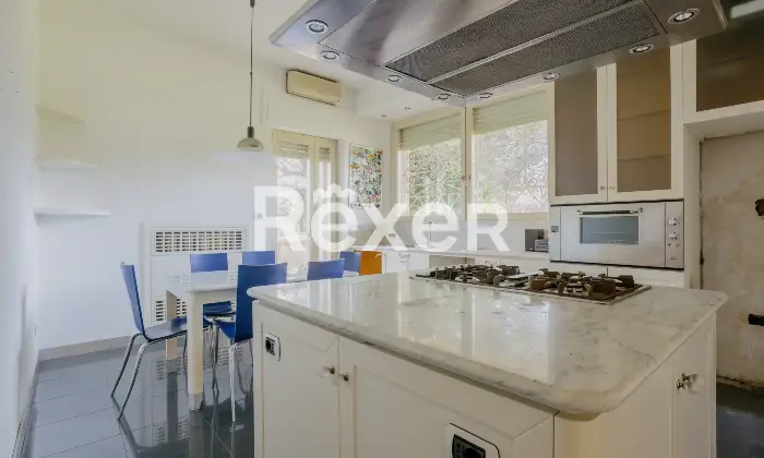 Rexer-Livorno-Villa-singola-con-piscina-Altro