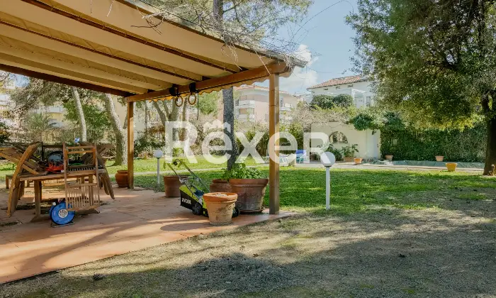 Rexer-Livorno-Villa-singola-con-piscina-Altro