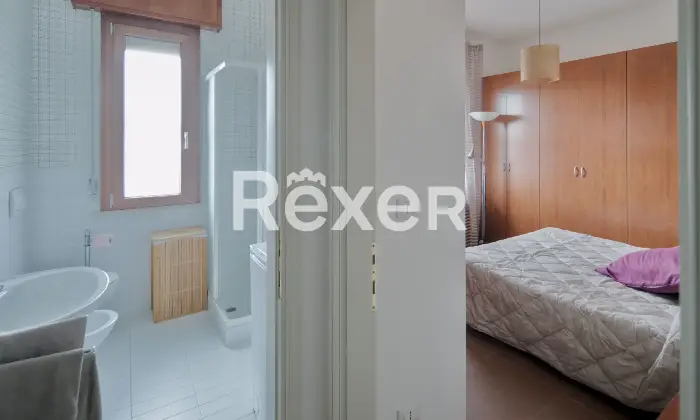 Rexer-Rimini-Intero-fabbricato-bifamiliare-con-due-garage-giardino-e-sottotetto-al-grezzo-Altro