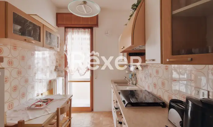 Rexer-Rimini-Intero-fabbricato-bifamiliare-con-due-garage-giardino-e-sottotetto-al-grezzo-Altro