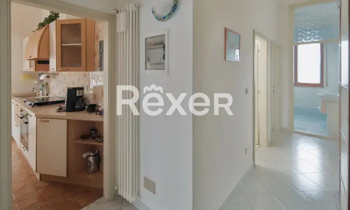 Rexer-Rimini-Intero-fabbricato-bifamiliare-con-due-garage-giardino-e-sottotetto-al-grezzo-Altro