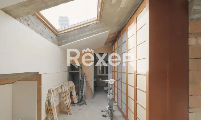 Rexer-Rimini-Intero-fabbricato-bifamiliare-con-due-garage-giardino-e-sottotetto-al-grezzo-Altro