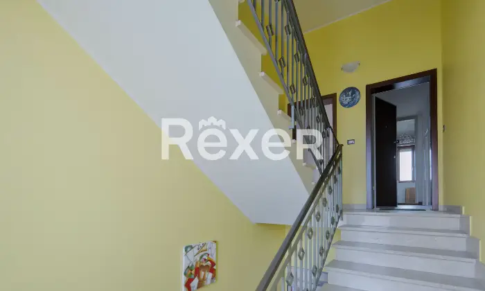 Rexer-Rimini-Intero-fabbricato-bifamiliare-con-due-garage-giardino-e-sottotetto-al-grezzo-Altro