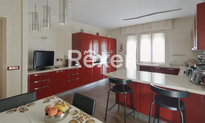 Rexer-Rimini-Intero-fabbricato-bifamiliare-con-due-garage-giardino-e-sottotetto-al-grezzo-Altro