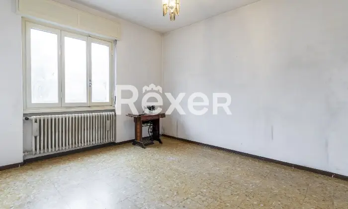 Rexer-Novate-Milanese-Ampio-appartamento-in-casa-bifamiliare-semiindipendente-Camera