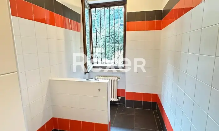 Rexer-LavenoMombello-Trilocale-ristrutturato-con-vista-lago-Via-Miralago-LavenoMombello-VA-Altro