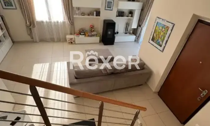 Rexer-Cagli-Villetta-a-schiera-con-ampi-spazi-esterni-e-vista-panoramica-Salone