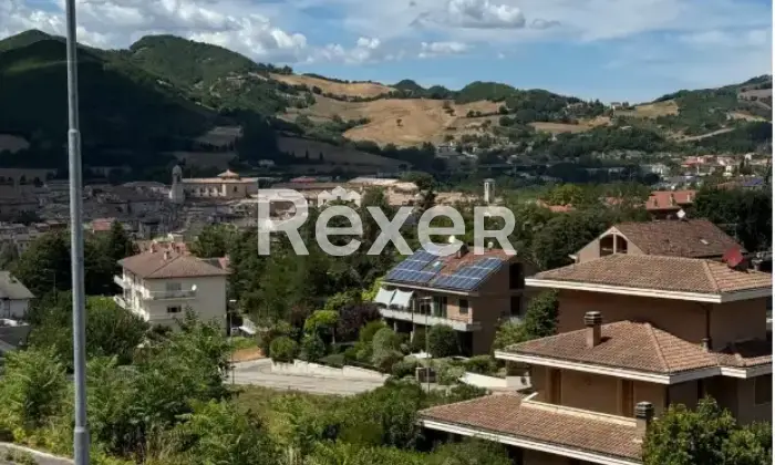 Rexer-Cagli-Villetta-a-schiera-con-ampi-spazi-esterni-e-vista-panoramica-Vista