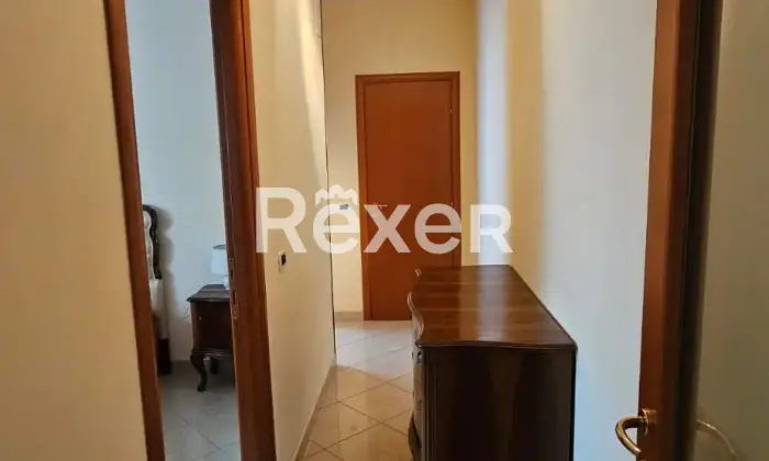 Rexer-Foggia-Quadrilocale-luminoso-via-Padre-Antonio-Da-Olivadi-Macchia-Gialla-Corridoio