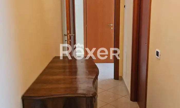 Rexer-Foggia-Quadrilocale-luminoso-via-Padre-Antonio-Da-Olivadi-Macchia-Gialla-Corridoio
