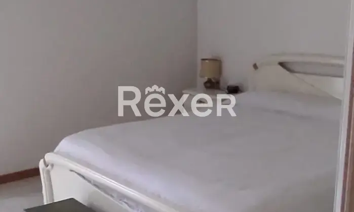Rexer-Villa-Santa-Maria-Ampio-appartamento-con-doppio-ingresso-balconi-e-posto-auto-in-piccolo-stabile-Altro
