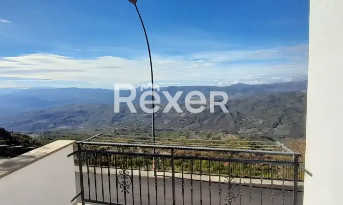 Rexer-Schiavi-di-Abruzzo-Casa-nel-cuore-del-centro-storico-di-Schiavi-di-Abruzzo-Terrazzo