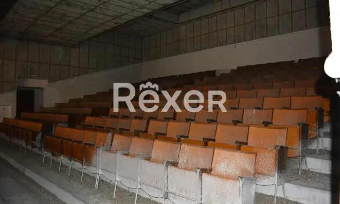 Rexer-Ceglie-Messapica-storico-cinemateatro-Argentieri-nel-centro-di-Ceglie-Messapica-Garage