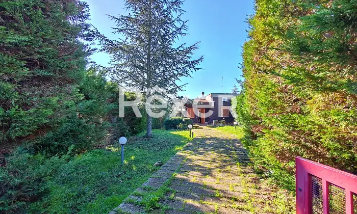 Rexer-Cassano-delle-Murge-Villetta-a-schiera-con-ampio-giardino-nel-Villaggio-Quadrifoglio-Altro
