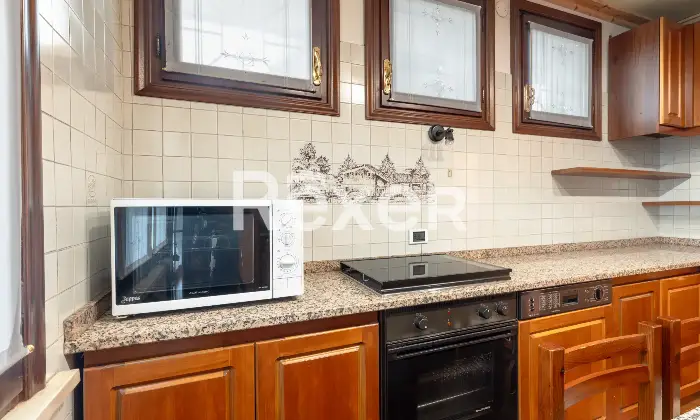 Rexer-Vascon-Porzione-di-villa-bifamiliare-con-ampio-giardino-privato-Altro