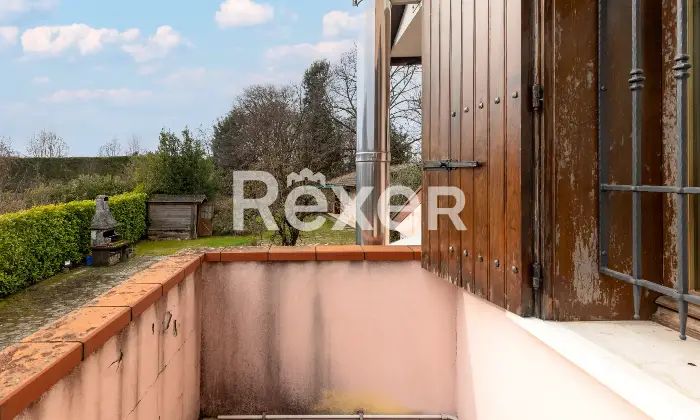 Rexer-Vascon-Porzione-di-villa-bifamiliare-con-ampio-giardino-privato-Altro