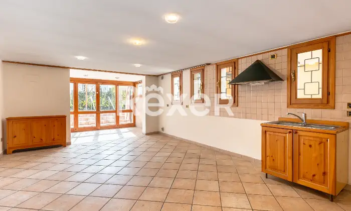 Rexer-Vascon-Porzione-di-villa-bifamiliare-con-ampio-giardino-privato-Altro