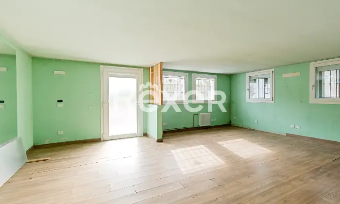 Rexer-Vascon-Porzione-di-villa-bifamiliare-con-ampio-giardino-privato-Altro