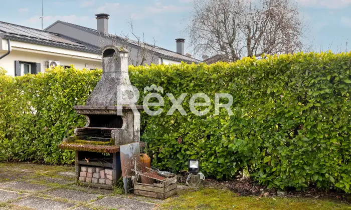 Rexer-Vascon-Porzione-di-villa-bifamiliare-con-ampio-giardino-privato-Altro