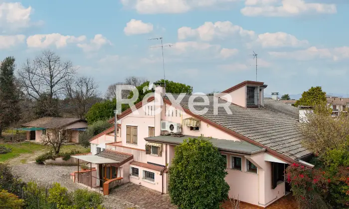 Rexer-Vascon-Porzione-di-villa-bifamiliare-con-ampio-giardino-privato-Altro