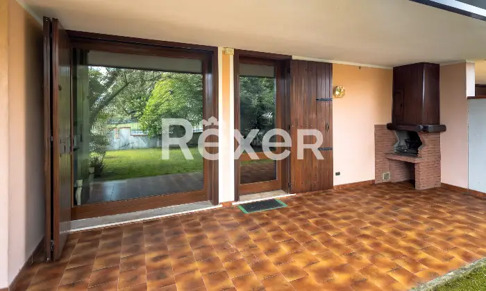 Rexer-Vascon-Porzione-di-villa-bifamiliare-con-ampio-giardino-privato-Altro