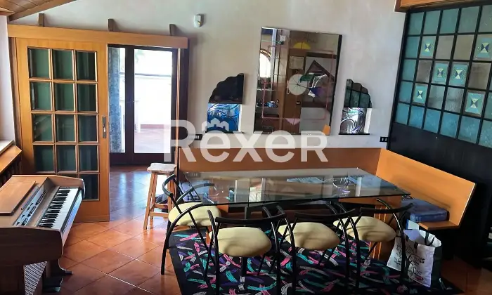 Rexer-Roma-Ardeatina-prestigiosa-villa-Unifamiliare-con-piscina-Altro