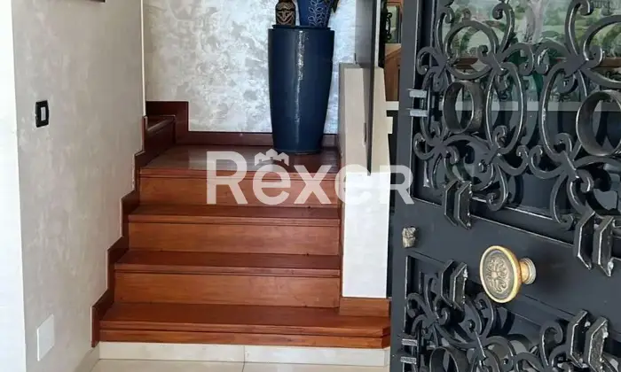 Rexer-Roma-Ardeatina-prestigiosa-villa-Unifamiliare-con-piscina-Altro