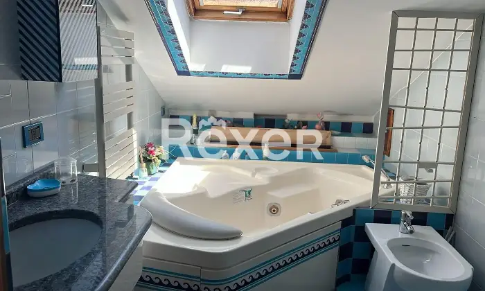 Rexer-Roma-Ardeatina-prestigiosa-villa-Unifamiliare-con-piscina-Altro