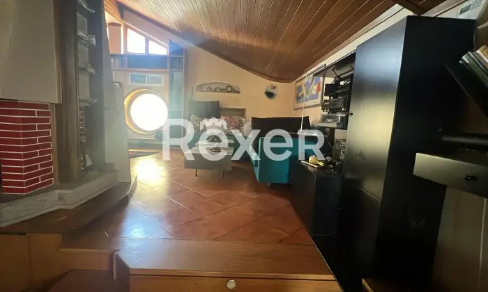Rexer-Roma-Ardeatina-prestigiosa-villa-Unifamiliare-con-piscina-Altro