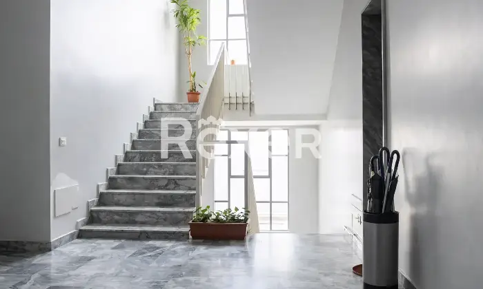 Rexer-Ossona-Ampio-trilocale-con-ascensore-e-box-auto-Altro