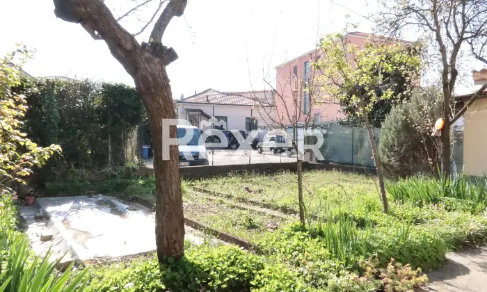 Rexer-Pavia-Terratetto-con-giardino-e-box-auto-Altro