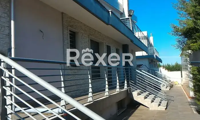 Rexer-Foggia-Villetta-trifamiliare-in-vendita-in-Via-del-Mare-a-Foggia-Balcone