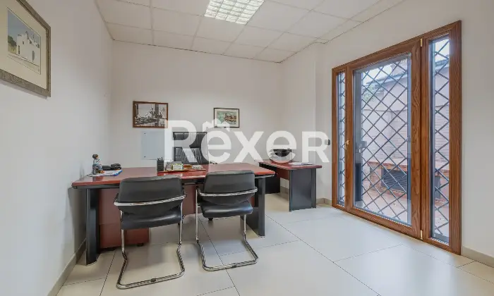 Rexer-Roma-Ufficio-di-ampia-metratura-Altro