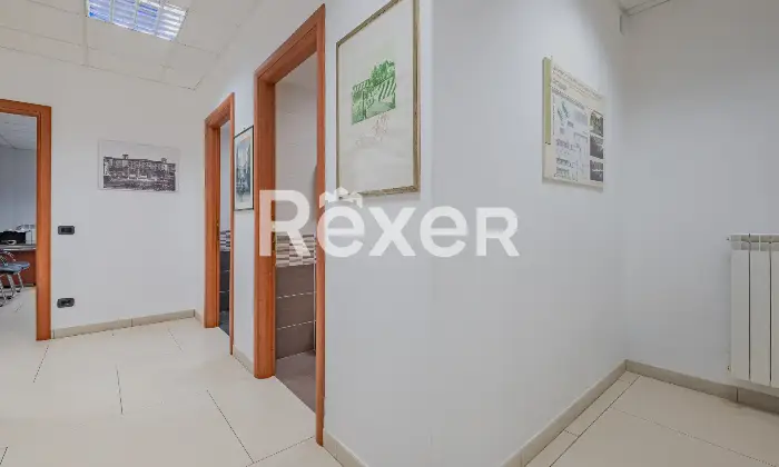 Rexer-Roma-Ufficio-di-ampia-metratura-Altro